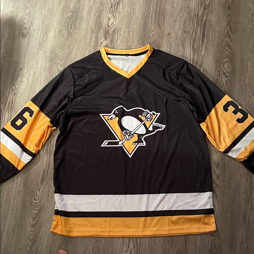 Pittsburgh Penguins Hockey Jersey - Black & Gold
